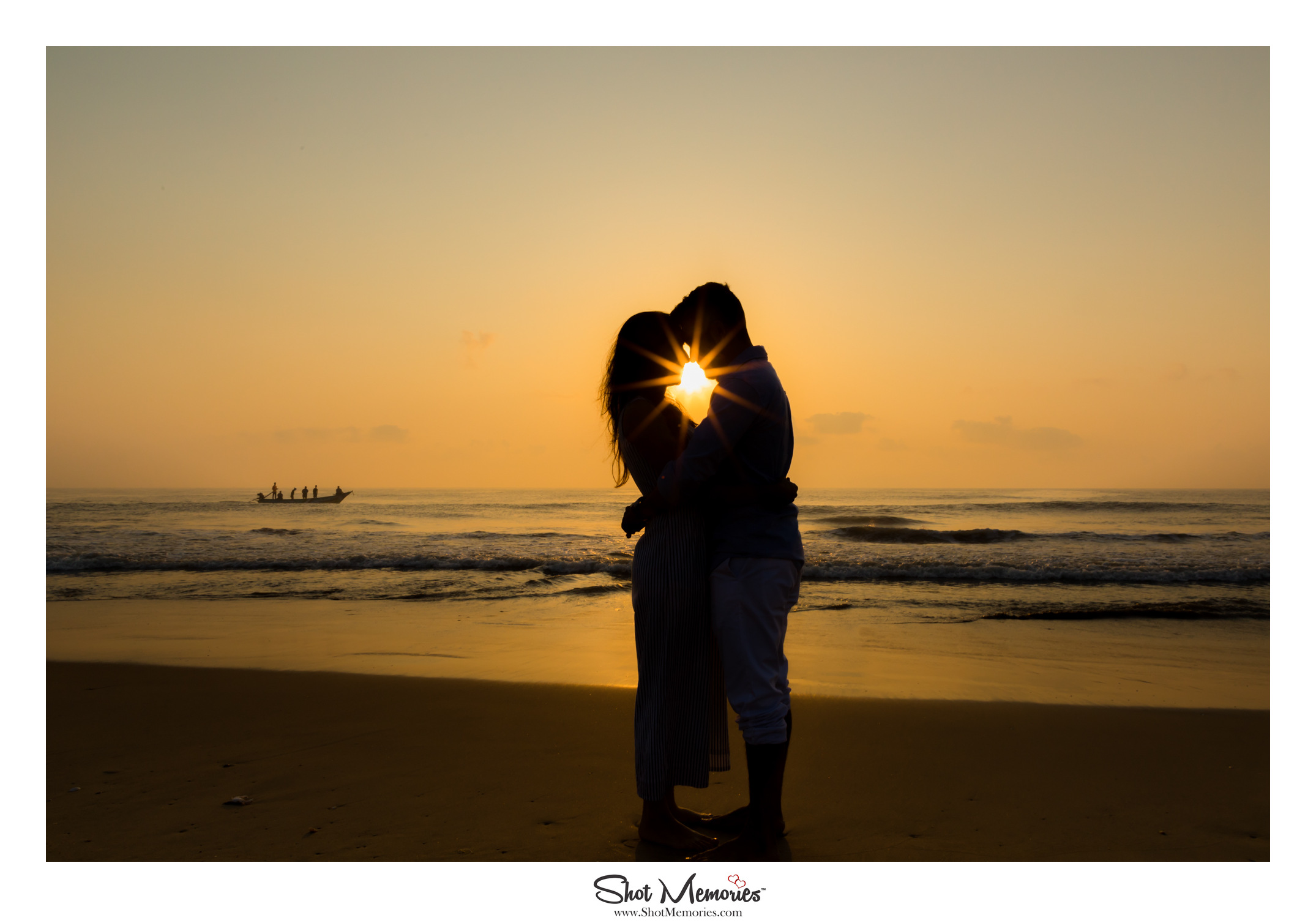 Outdoor Couple Photoshoot In Dakshin Chitra Chennai
