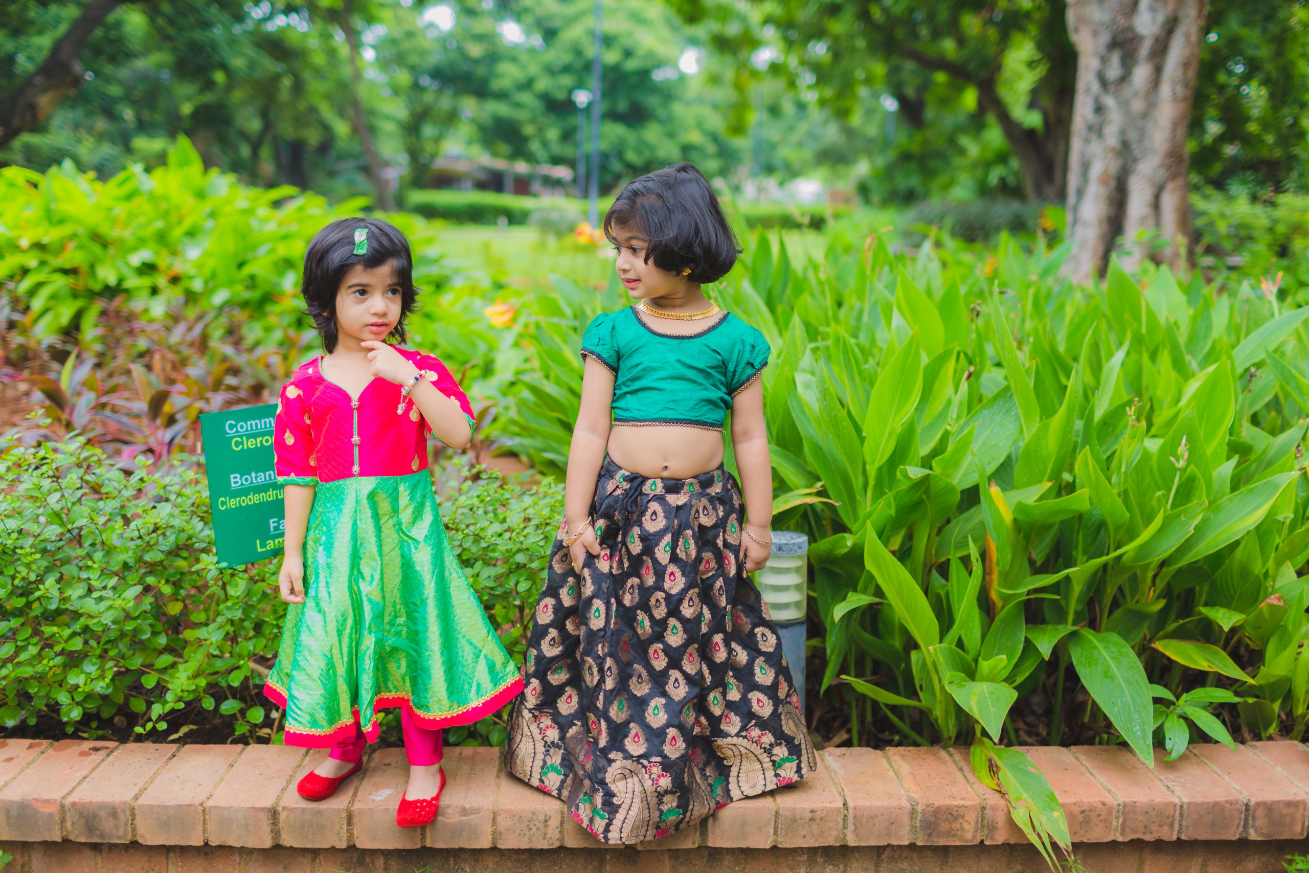 Pooja Family photoShoot in Semozhi Poonga chennai